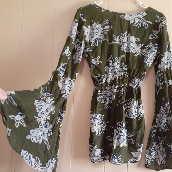 Abercrombie & Fitch floral romper boho bell sleeve - Picture 3 of 8